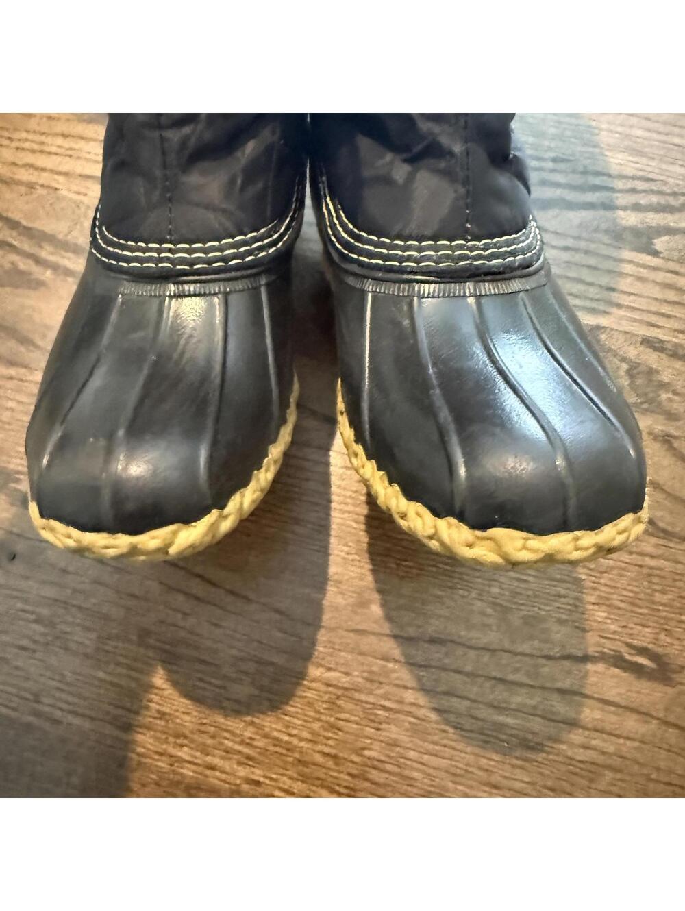 LL Bean Women's Duck Shearling Wool Lined Black Duck Boots Boots Size 9M - Picture 7 of 9